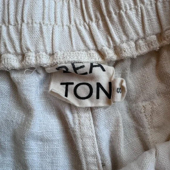 Beaton Linen Running Shorts - Picture 3 of 3